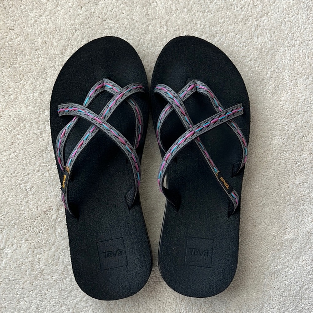 Teva Olowahu Women's Soft Comfortable Flip-Flops Sandals